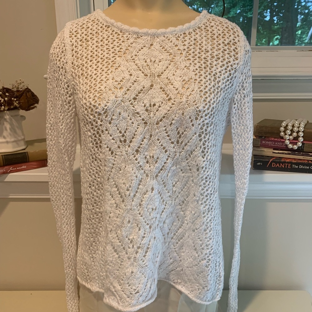 Delicate and beachy summer sweater 🐚